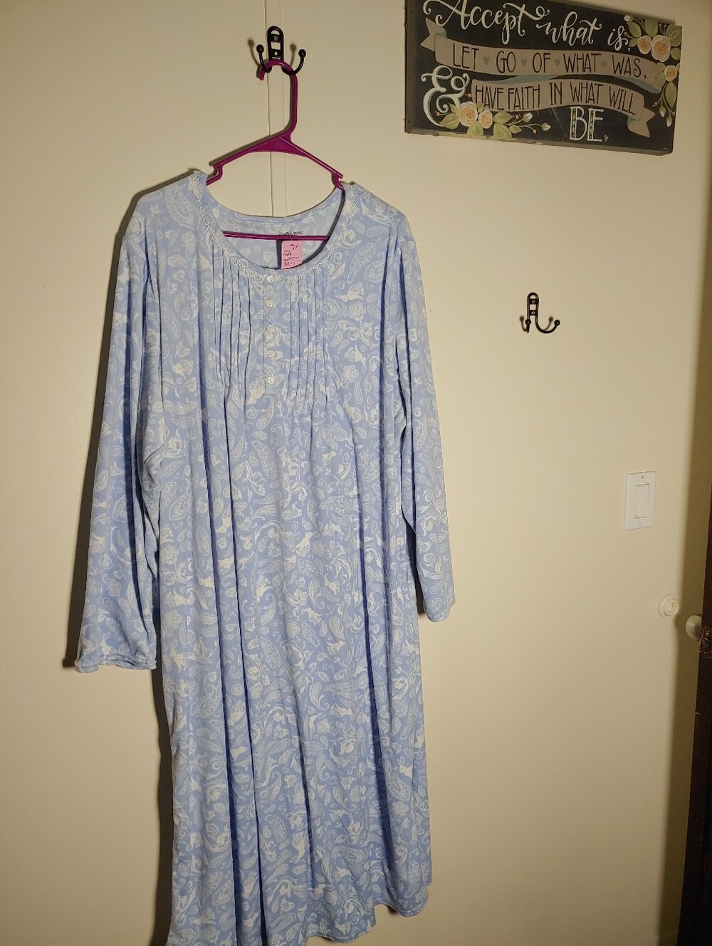 NWOT Beautiful Croft& Barrow 2X Periwinkle Super Soft Velour Nightgown